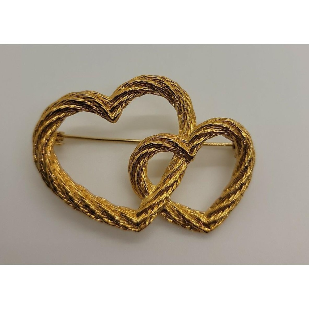 Vintage gold tone interlocking hearts‎ brooch pin